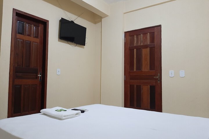 Room 5 of 9