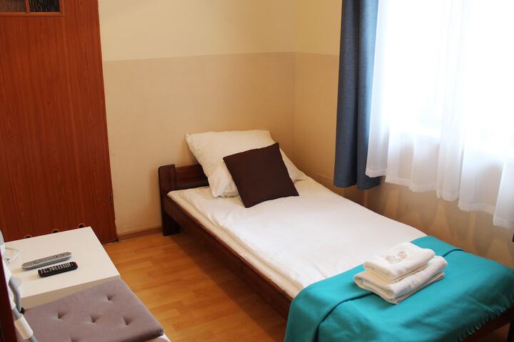 Room 32 of 42