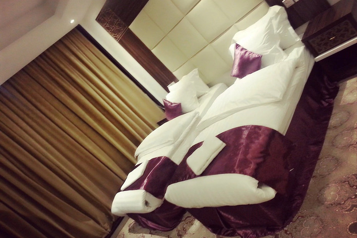 Room 3 of 7