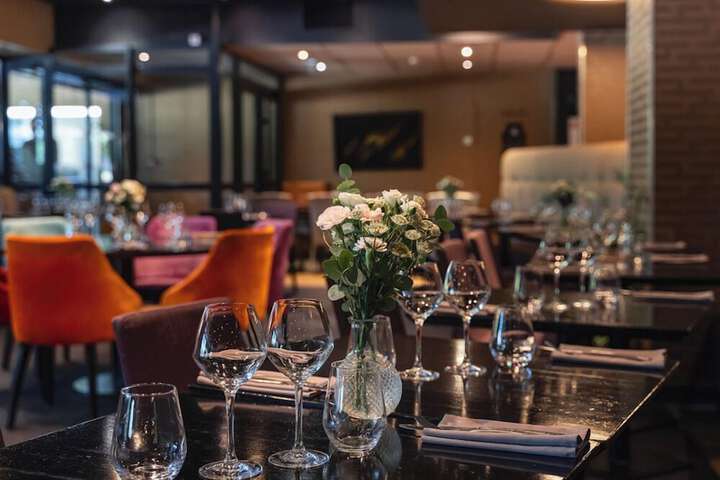 Dining 92 of 130