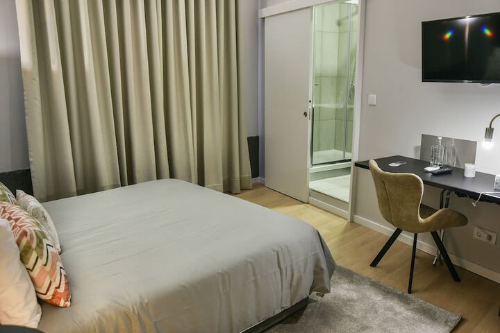 Room 26 of 83