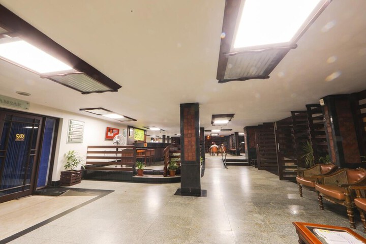 Entrance & Lobby