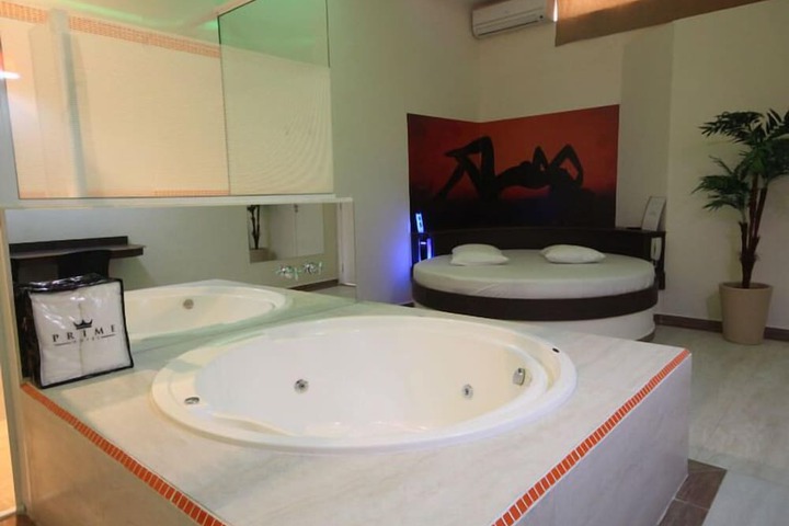 Room 10 of 29