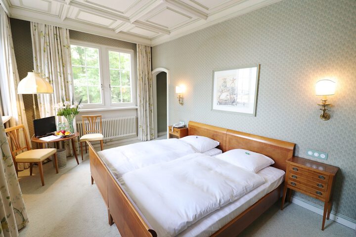 Room 6 of 34