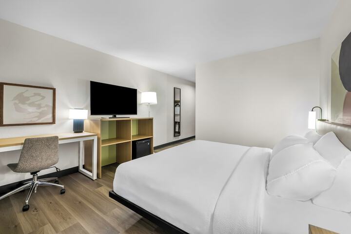 Room 6 of 49