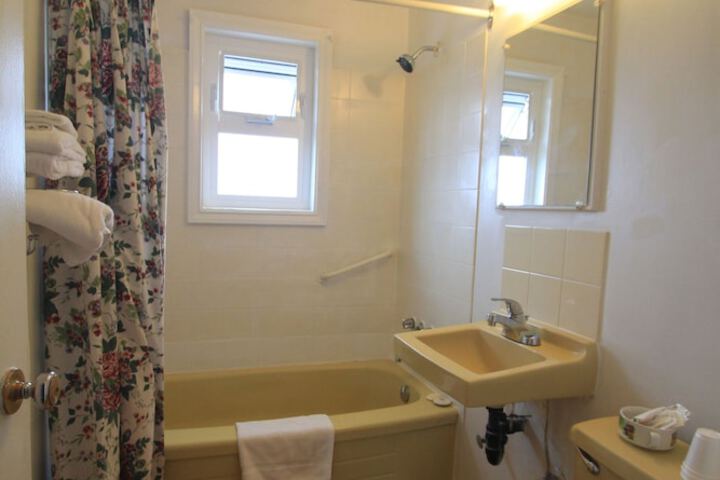 Room 12 of 21