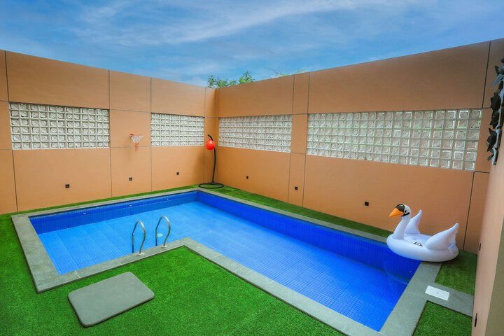 Pool 9 of 9
