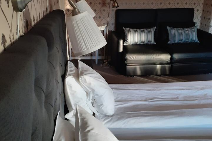 Room 27 of 56