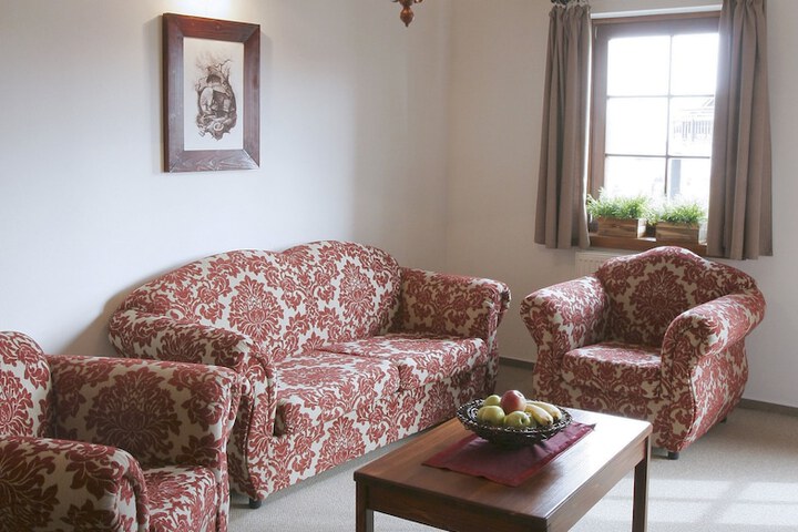 Room 4 of 32