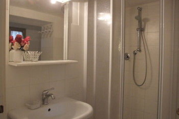 Room 2 of 42