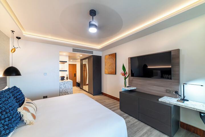 Room 13 of 65