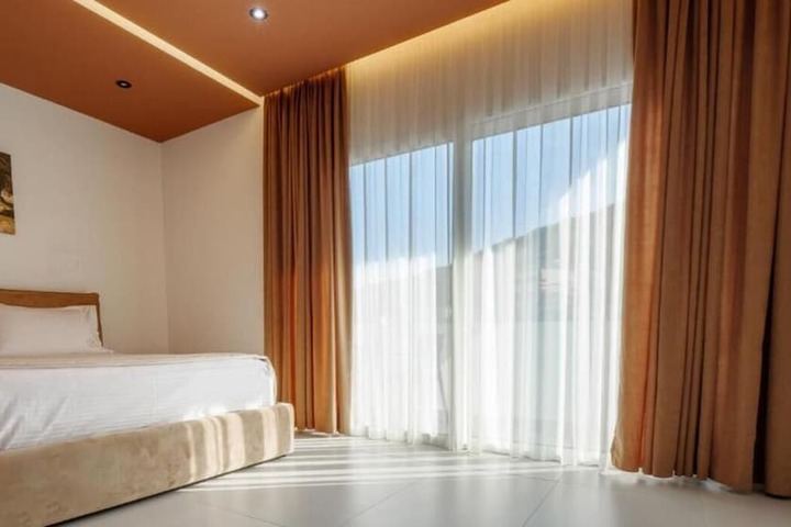 Room 7 of 43