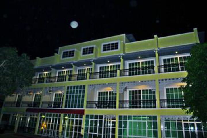 Hotel 7 of 25