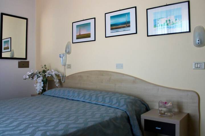 Room 4 of 15