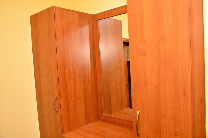 Room 5 of 94