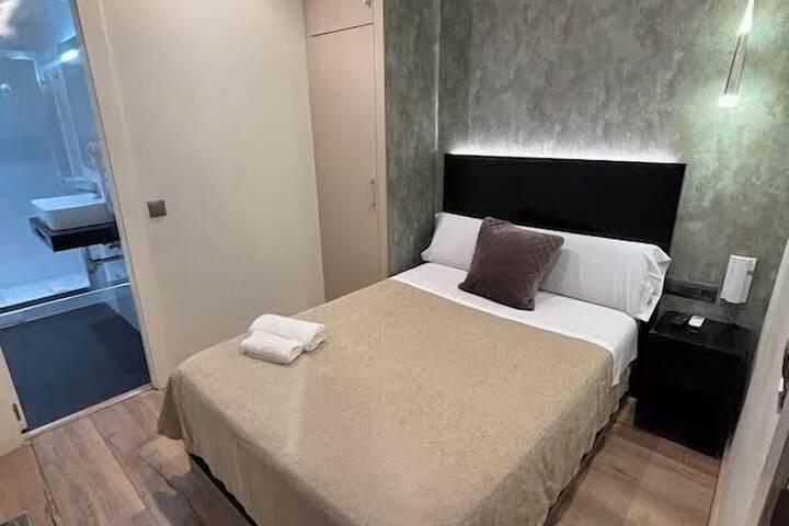 Room 30 of 68