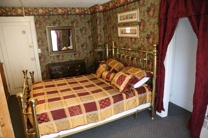 Room 69 of 165