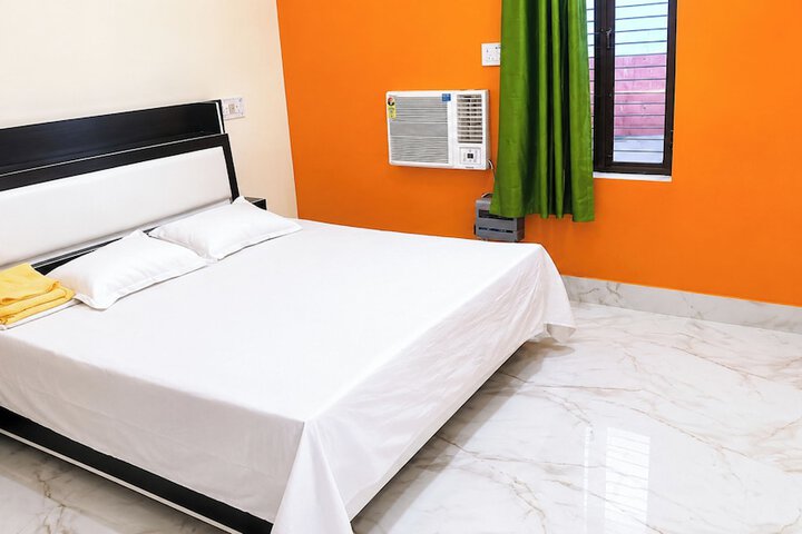 Room 3 of 8