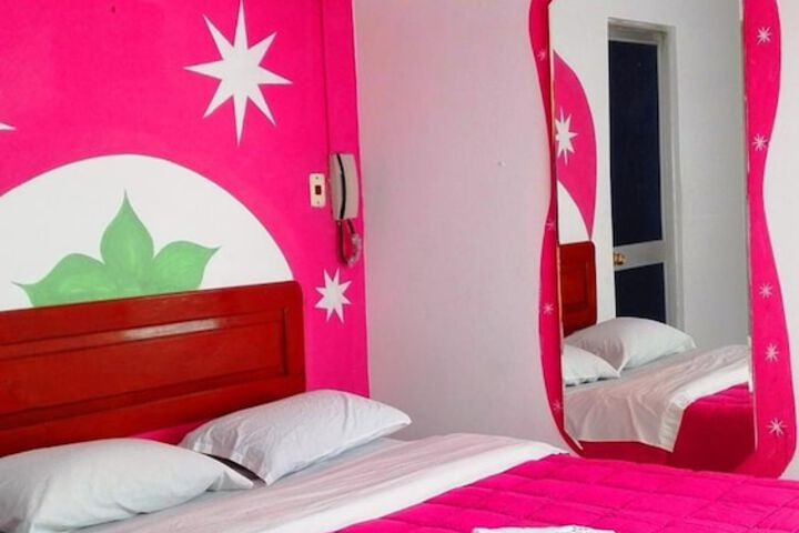 Room 10 of 28