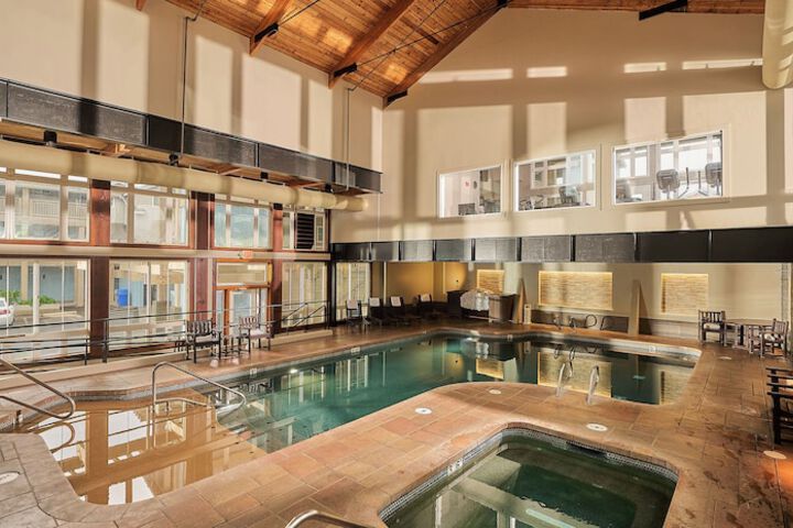 Photo of Surfsand Resort Pool