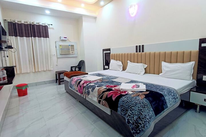 Room 4 of 24