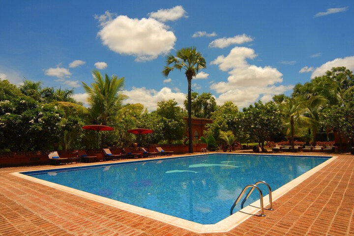Pool 33 of 61