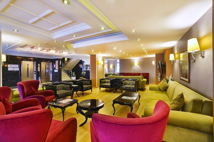 Guest Lobby