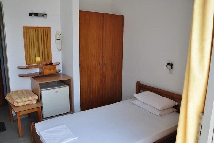 Room 16 of 25