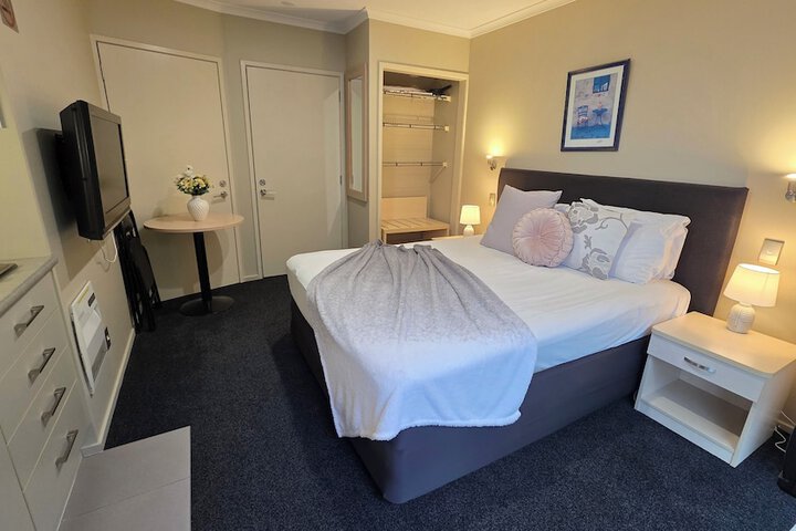 Room 10 of 56