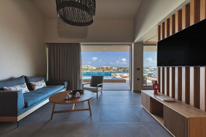 Room 15 of 100