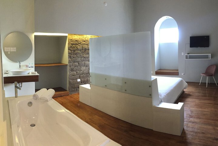 Room 2 of 29