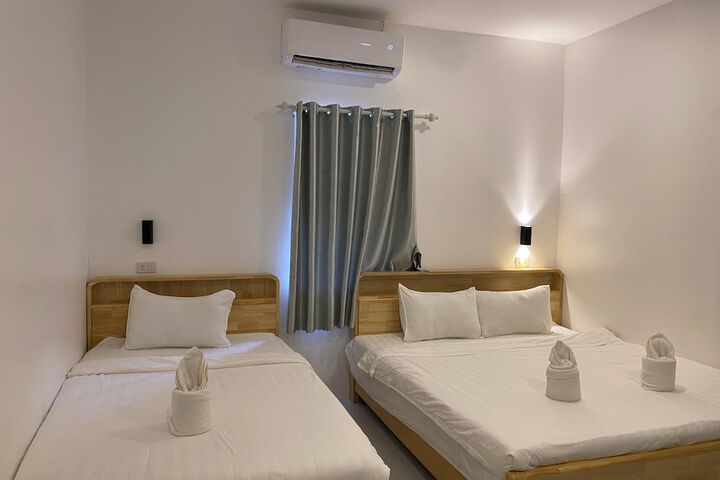 Room 6 of 15