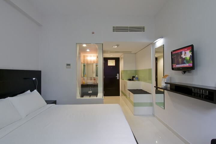 Room 8 of 32