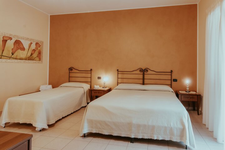 Room 3 of 36