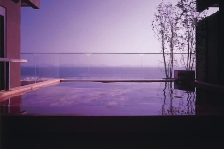 Hotel Pool