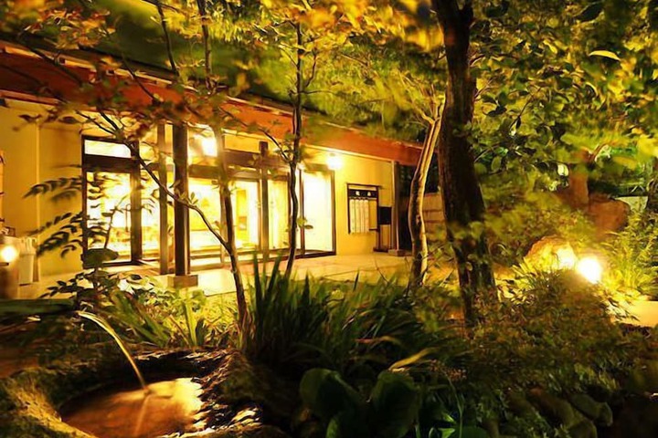 Hotel Entry