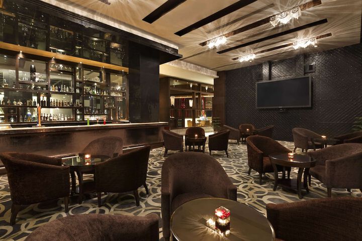Lounge 48 of 60