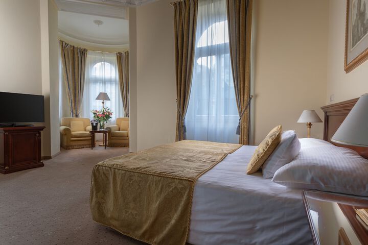 Room 10 of 97