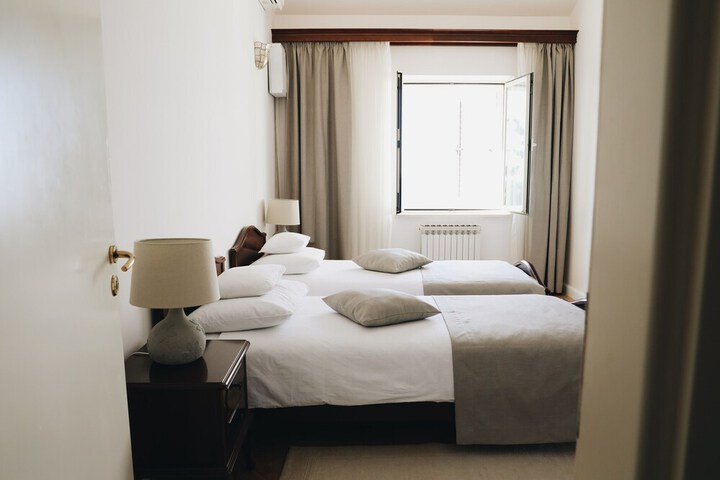 Room 21 of 177