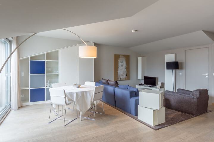 Room 16 of 21