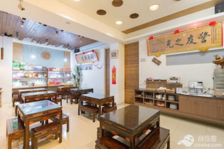 Dining 95 of 137