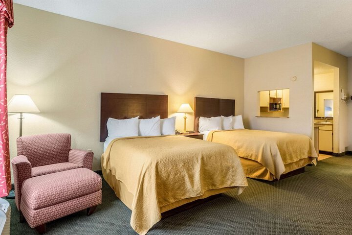 2 Double Beds (1 of 11)