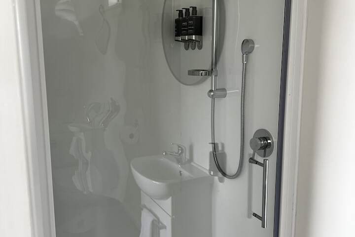 Room 7 of 26