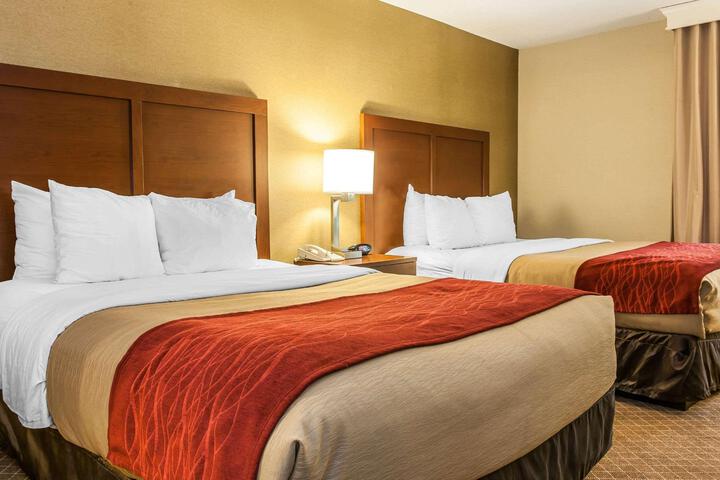 2 Queen Beds (21 of 30)