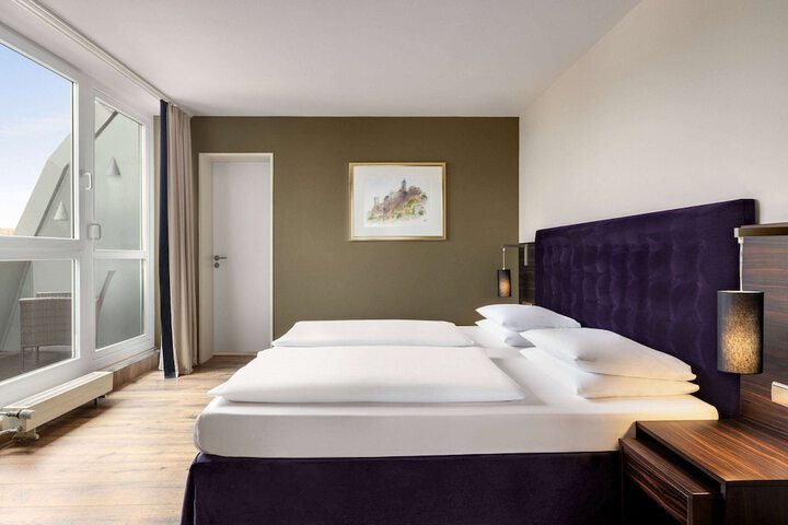 Room 30 of 79