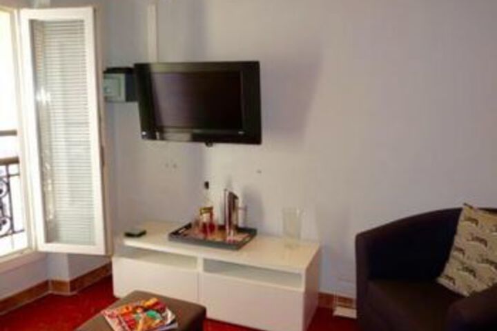 Room 32 of 34