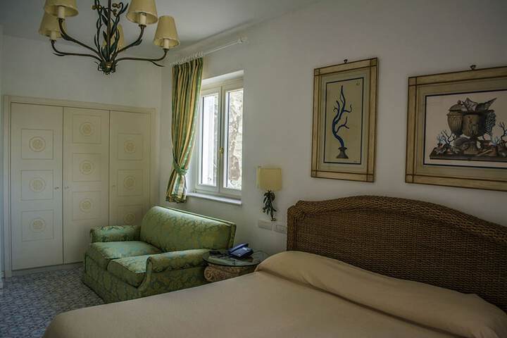 Room 15 of 91