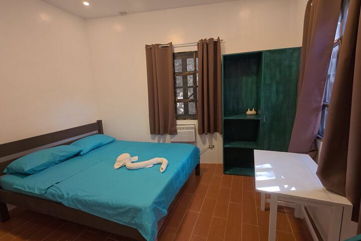 Room 18 of 144
