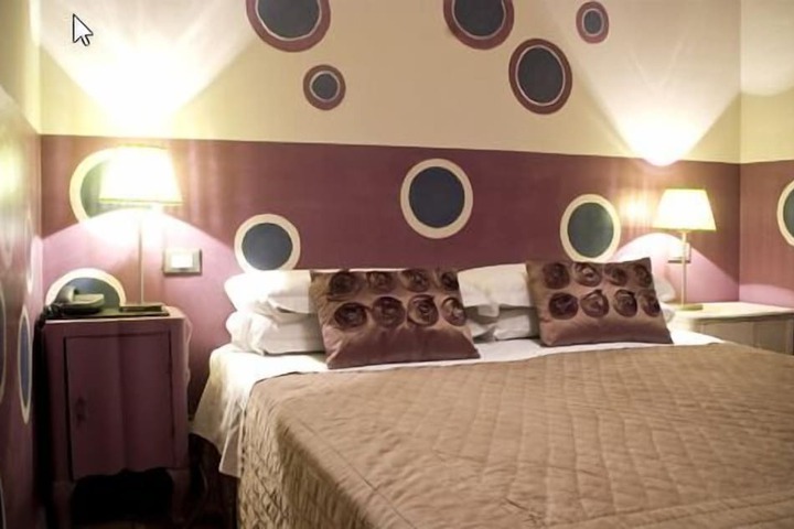 Room 8 of 26