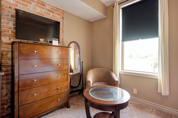 Room 6 of 21
